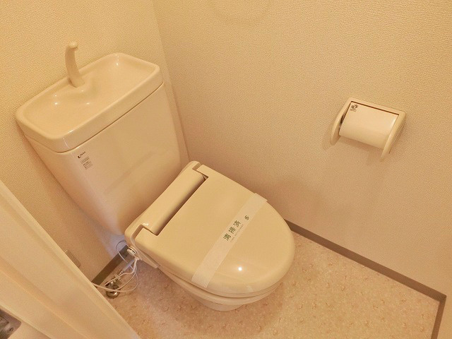 トイレ　ウォームレットつき