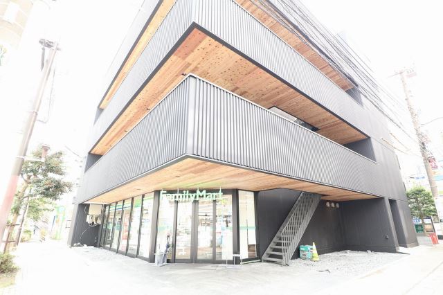 コンビニ　ファミリーマート大船１丁目店（コンビニ）まで450m