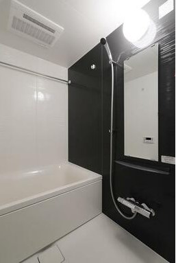 バス・シャワールーム　※別部屋の参考写真です。