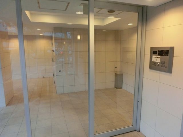 ロビー　★オートロック付きです★