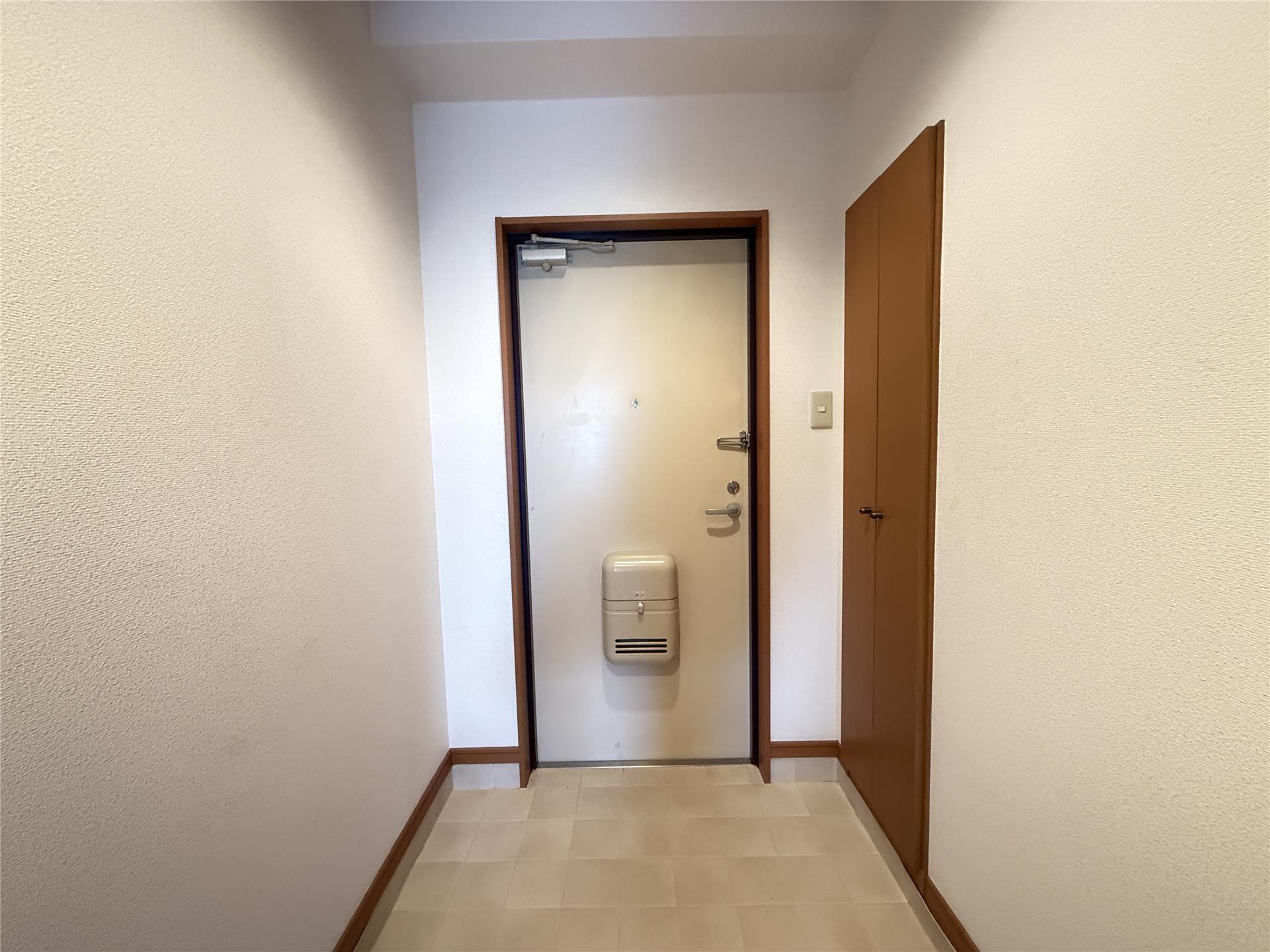 エテルネルソレイユIIIの玄関写真