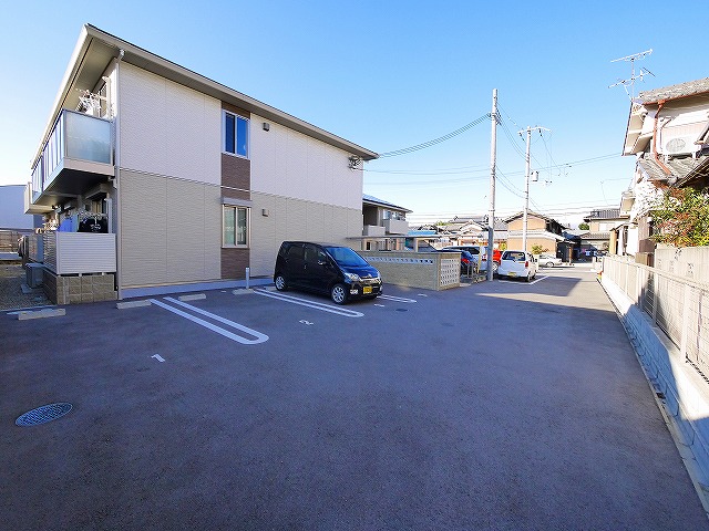 駐車場　駐車場完備です