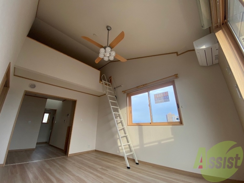 その他部屋・スペース　広々としている為寝具を置いてもゆとりがかなりあります。