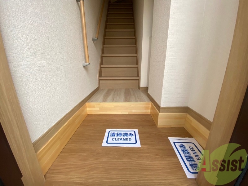 玄関　玄関はスッキリとした造りになっております。