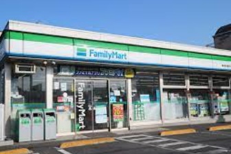 コンビニ　ファミリーマート 世田谷松葉通り店（コンビニ）まで114m