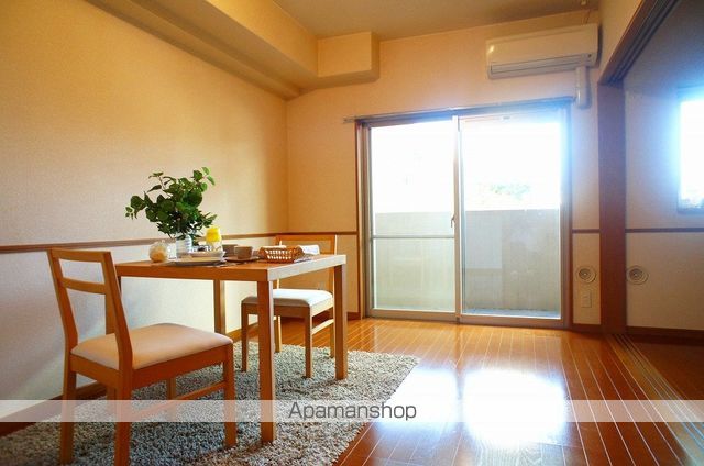 ＪＲ鹿児島本線 博多駅 徒歩8分 10階建 築22年の居間写真