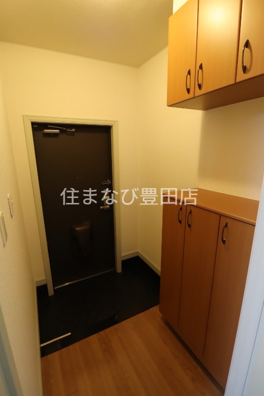 玄関　同型別部屋写真
