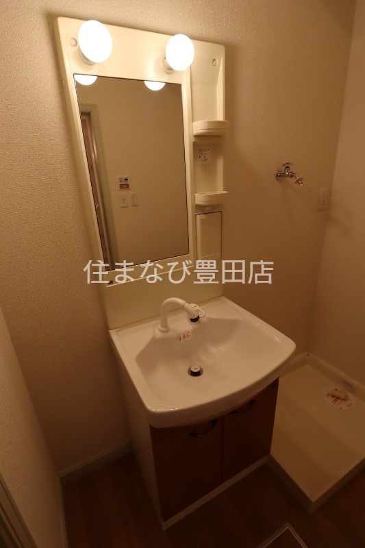 洗面設備　同型別部屋写真