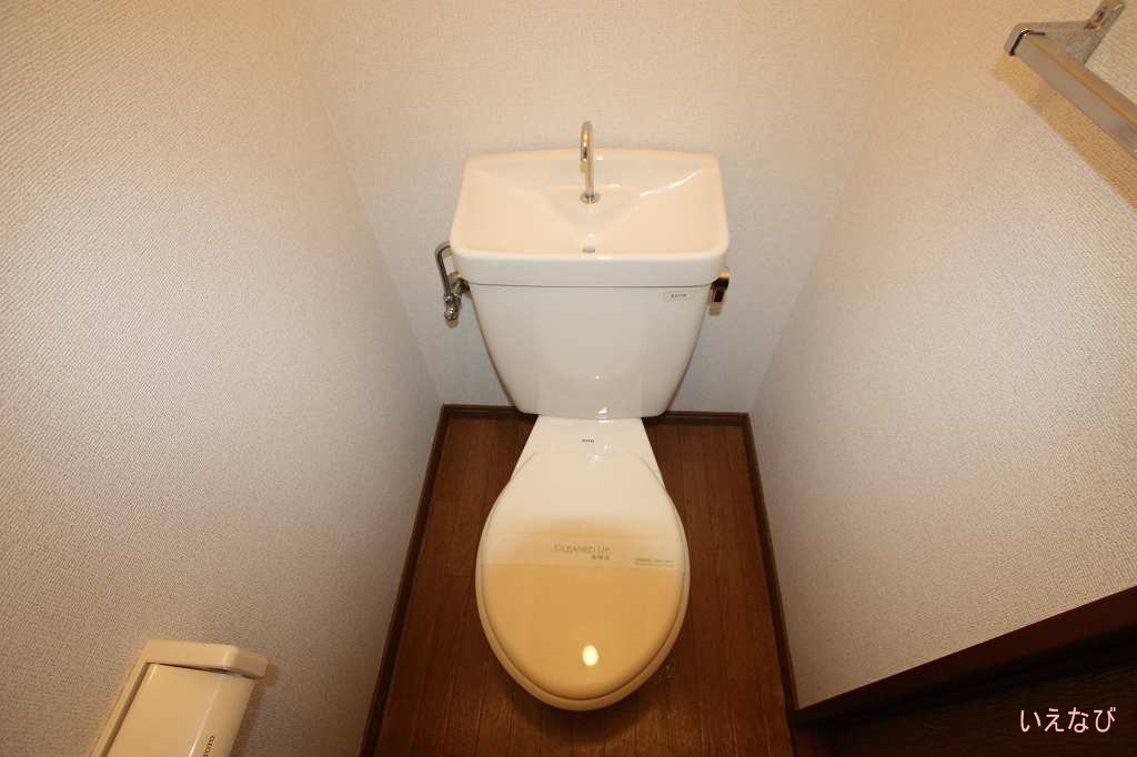 ＪＲ福塩線 横尾駅 徒歩20分 2階建 築34年のトイレ写真