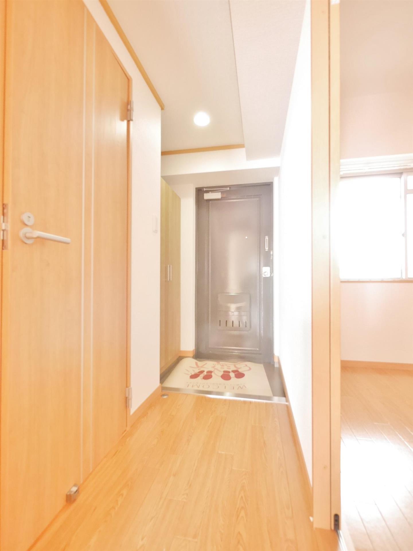 玄関　下駄箱あり！