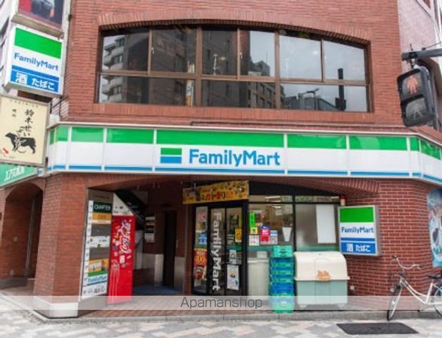 コンビニ　ファミリーマート六本木東店（コンビニ）まで210m