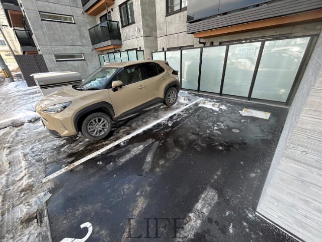 駐車場　駐車場