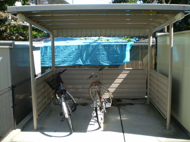 駐車場　駐輪場（共用）完備