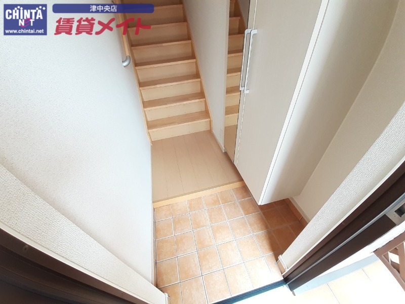 玄関　同型参考写真