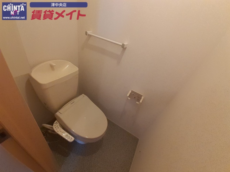 トイレ　同型参考写真