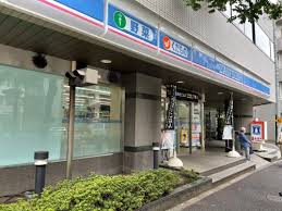コンビニ　ローソン目黒大鳥神社前店（コンビニ）まで247m