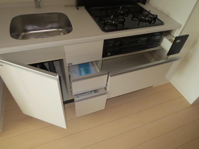 キッチン　グリル付３口システムキッチン