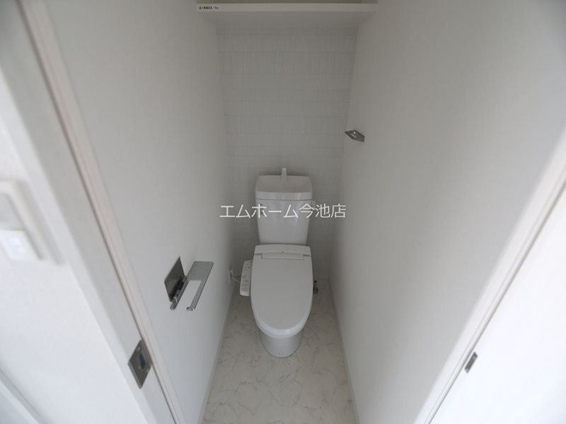 トイレ　温水洗浄便座付トイレ