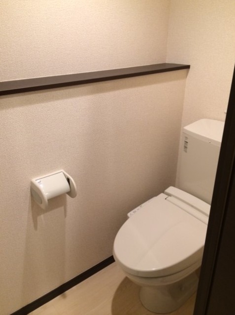 東急大井町線 九品仏駅 徒歩8分 4階建 築13年のトイレ写真