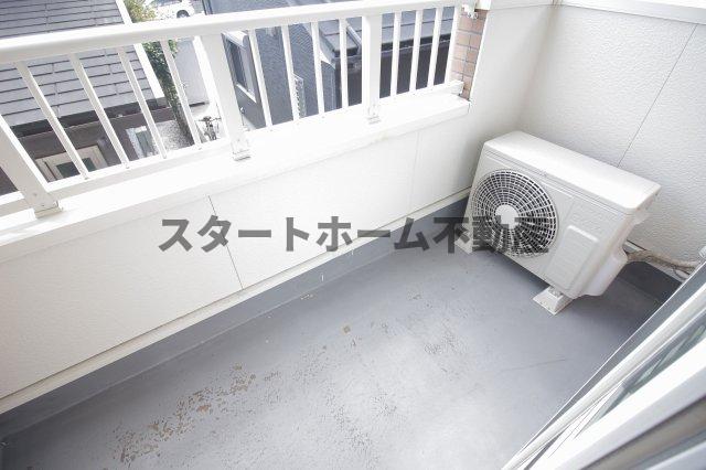 バルコニー　外からの目が気にならないバルコニーで洗濯物が干せます