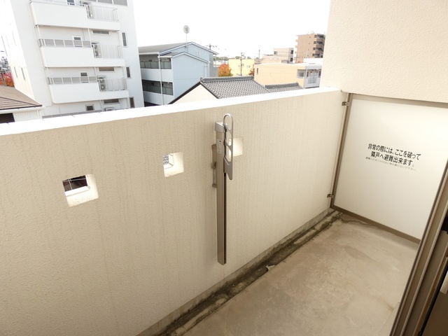 地下鉄東山線 本陣駅 徒歩10分 4階建 築11年の内装写真