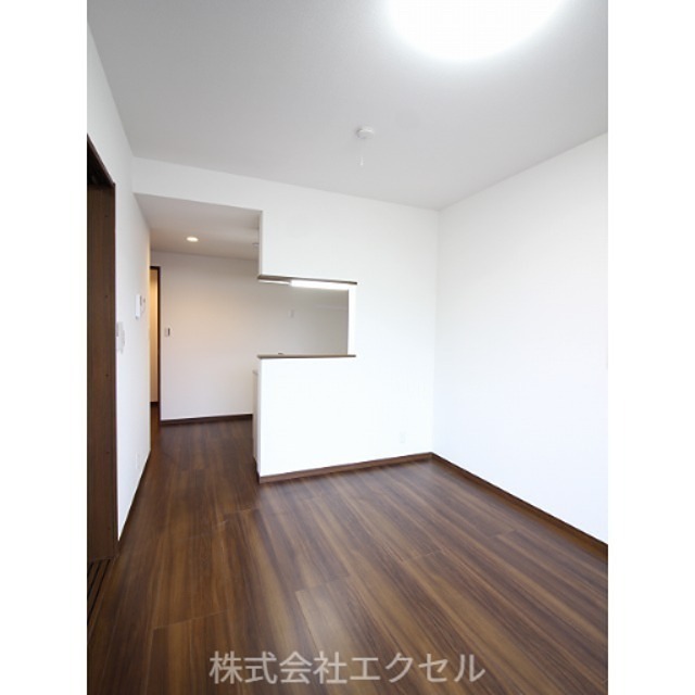 多摩都市モノレール 大塚・帝京大学駅 徒歩17分 2階建 築7年の居間写真