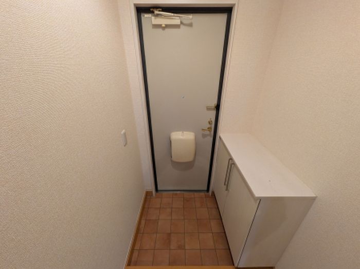 あおなみ線 稲永駅 徒歩23分 2階建 築18年の玄関写真