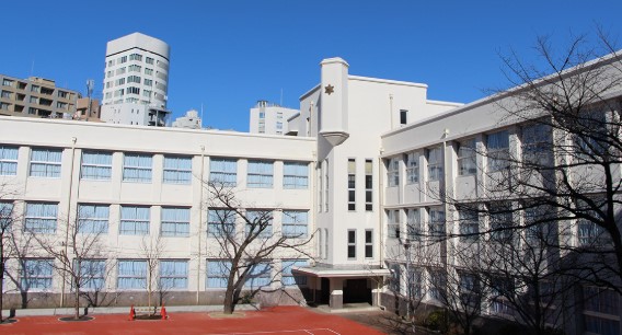 中学校　学校法人麻布学園麻布中学校（中学校）まで620m