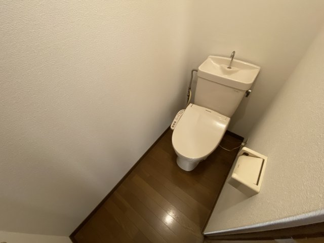 トイレ　※同物件別号室の写真になります