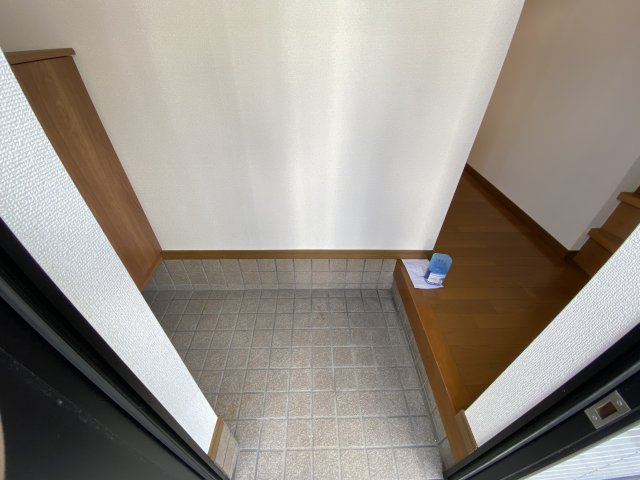 玄関　※同物件別号室の写真になります