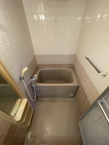 バス・シャワールーム　お風呂です