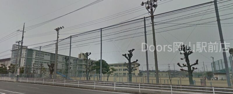小学校　岡山市立西小学校（小学校）まで404m