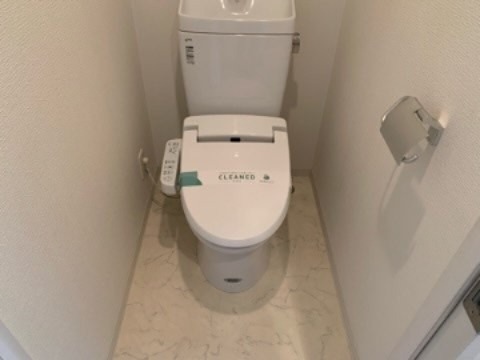 トイレ　※同仕様写真含む