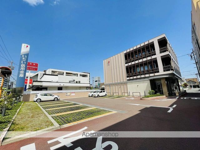 銀行　いちい信用金庫中川支店（銀行）まで461m