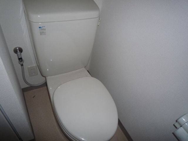 ＪＲ京浜東北線 蒲田駅 徒歩4分 15階建 築22年のトイレ写真