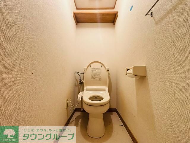 トイレ　※写真は別部屋の反転タイプです。