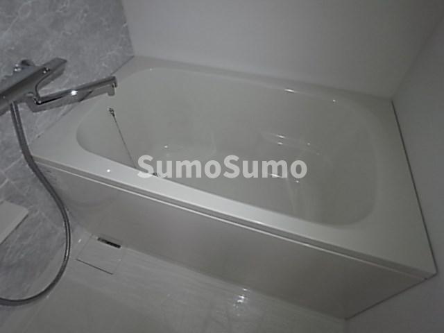 バス・シャワールーム　コンパクトで使いやすいお風呂です