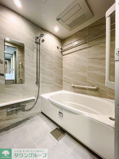 バス・シャワールーム　※写真は同タイプ住戸です。