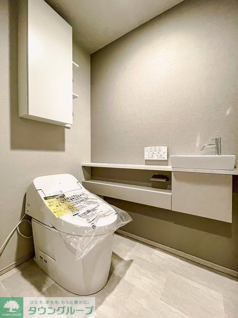トイレ　※写真は同タイプ住戸です。