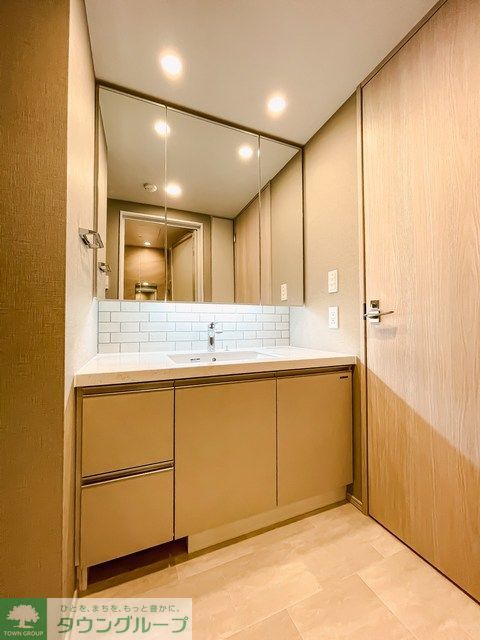 洗面設備　※写真は同タイプ住戸です。
