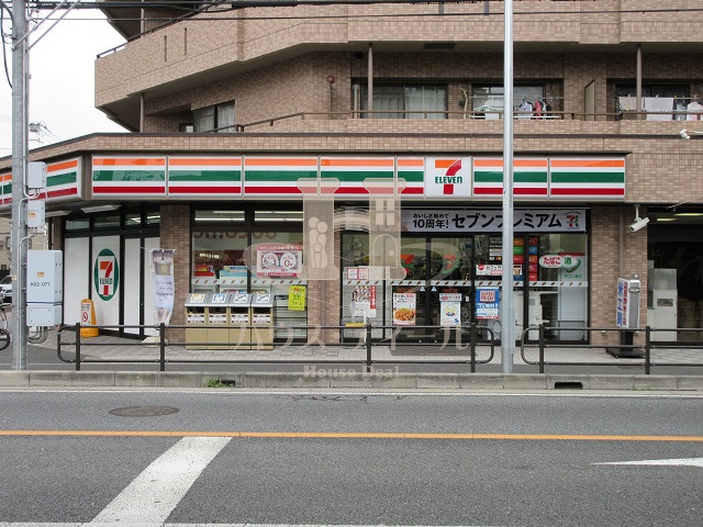 コンビニ　セブンイレブン戸田本町1丁目店（コンビニ）まで712m