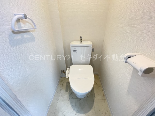 トイレ　温水洗浄便座