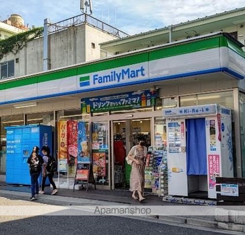 コンビニ　ファミリーマート（コンビニ）まで331m