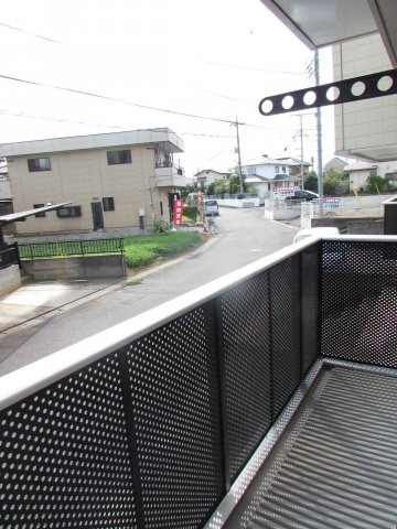 バルコニー　広々とした陽当たり良好のバルコニーです。