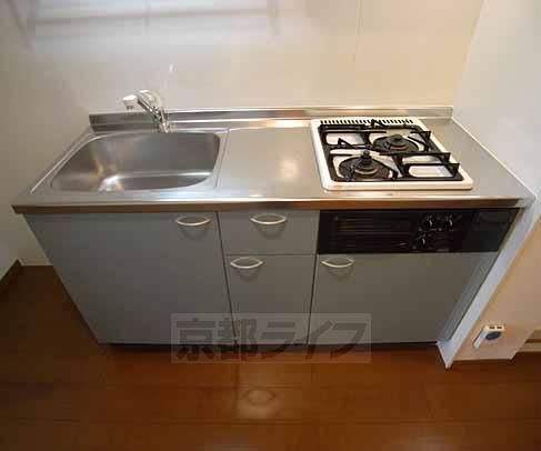 キッチン　２口コンロのシステムキッチンです。