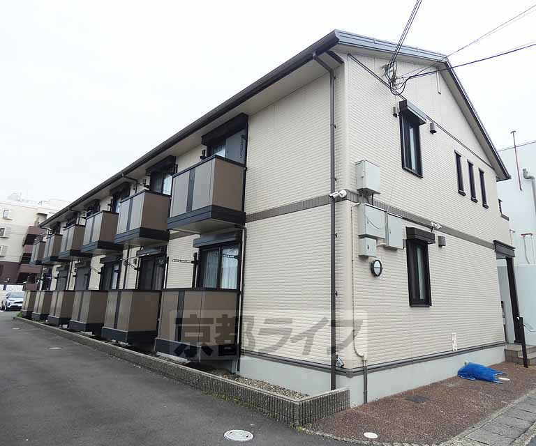 建物外観　２階建てのハイツです。