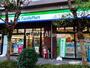 コンビニ　ファミリーマート 明大前北店（コンビニ）まで87m