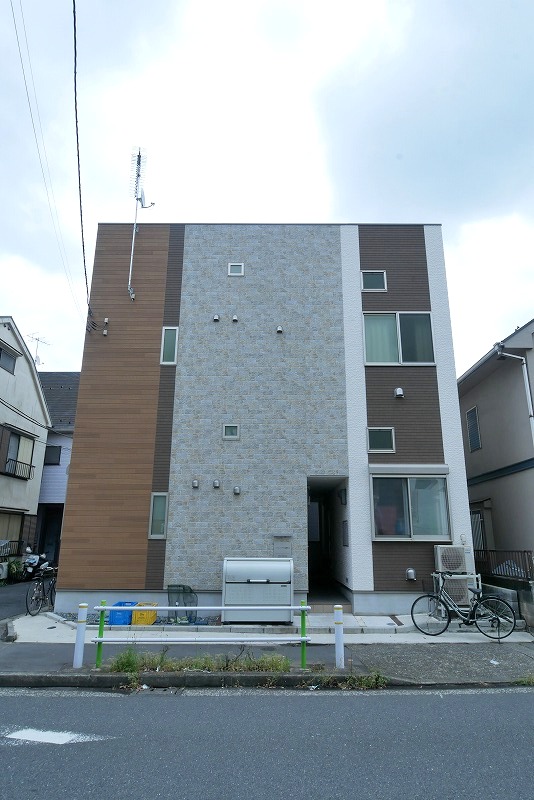 エントランス　物件の外観です