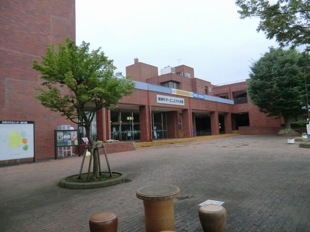 図書館　綾瀬市立図書館（図書館）まで860m