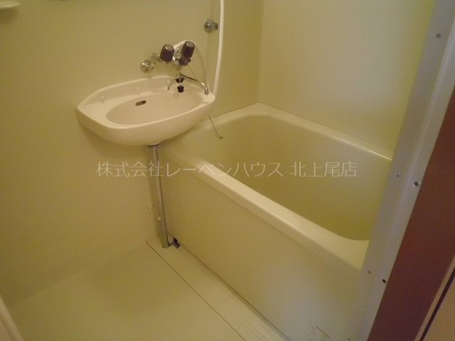 バス・シャワールーム　ユニットタイプのお風呂